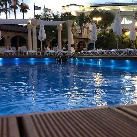 Il Castello Hotel Terzigno Bagian luar foto